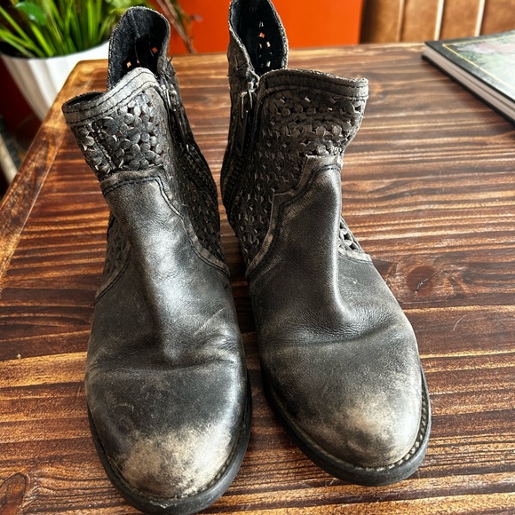 Circle G Shoes - Circle G Black Leather Boots